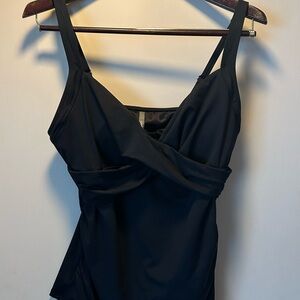Women’s swim top - like new
